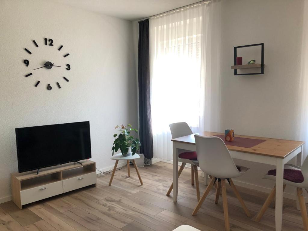 Grenznahe Ferienwohnung Mit 4 Schlafzimmern Grenzach-Wyhlen Exteriér fotografie